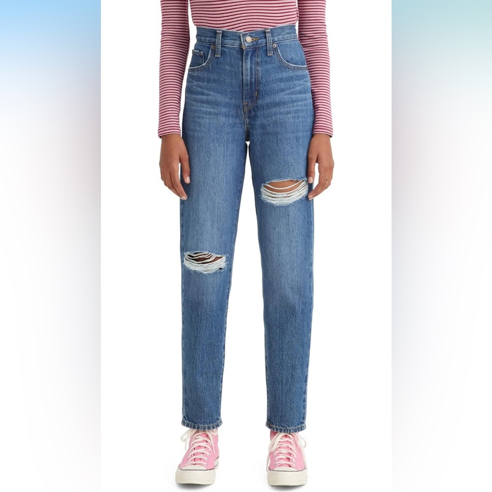 Levis high waisted mom jeans distressed denim size 29